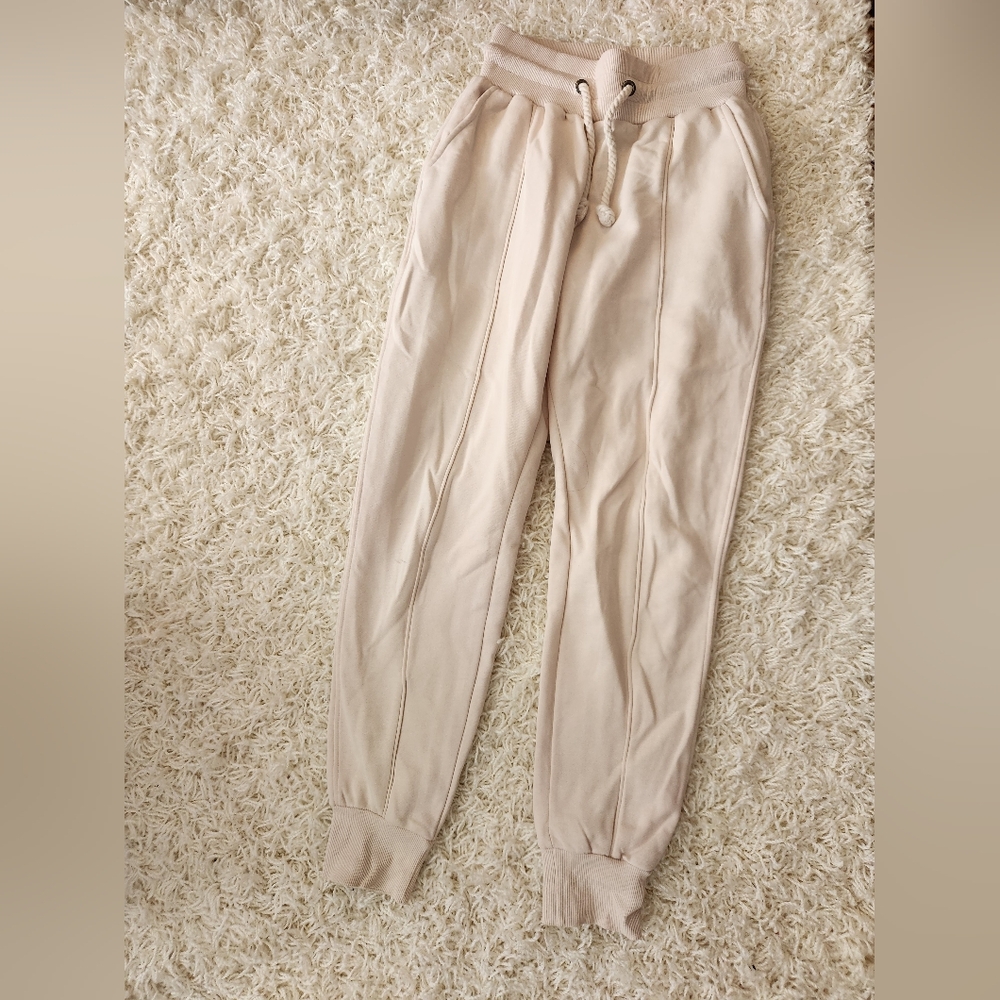 Loungewear Cream sweatpants, small